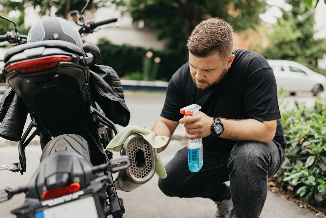 cleaning bike